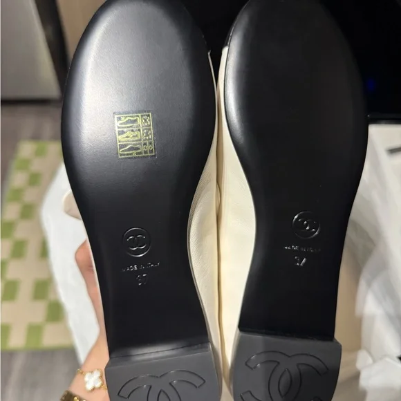 CHANEL Black and Cream Women's Slippers - Picture 2 of 5